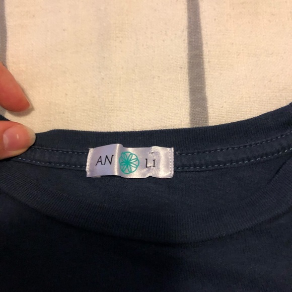 An Li Polar Bear Graphic Tee - Picture 3 of 4